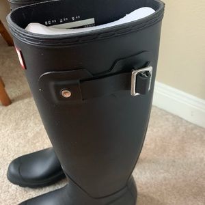 Hunter Rain Boots new, original black never worn